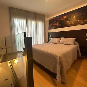 precioso-duplex-en-el-centro-de-tarragona.top-hotels-tarragona.com/
